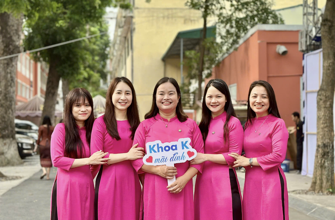 hương mại điện tử – những chuyên gia vừa am hiểu kinh doanh, vừa giỏi công nghệ